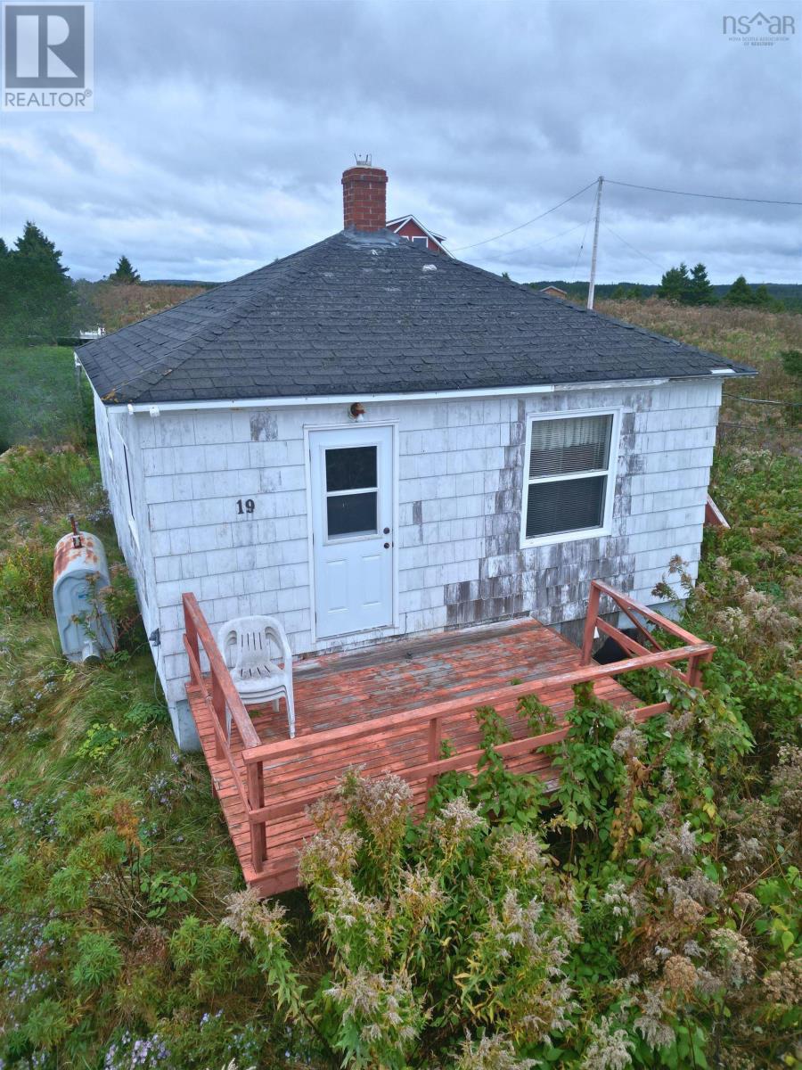 19 O'brien Road, L'ardoise, Nova Scotia  B0E 1S0 - Photo 2 - 202424611