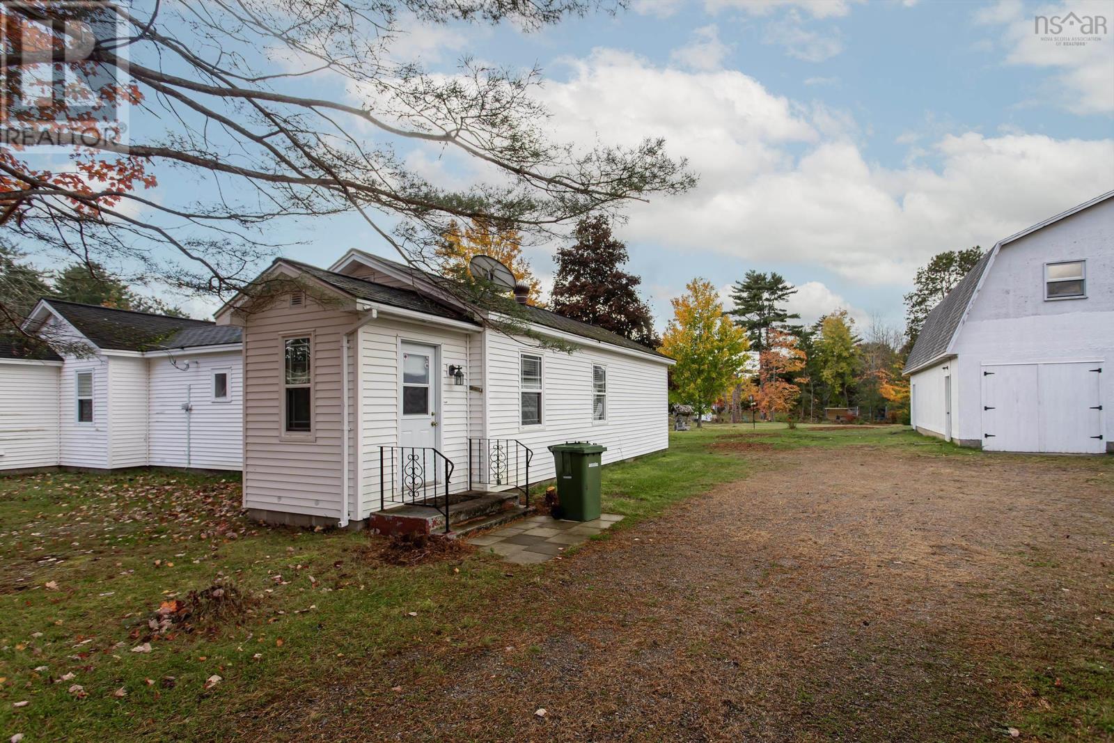 1105-1107 Neily Crescent, Greenwood, Nova Scotia  B0P 1R0 - Photo 4 - 202424714