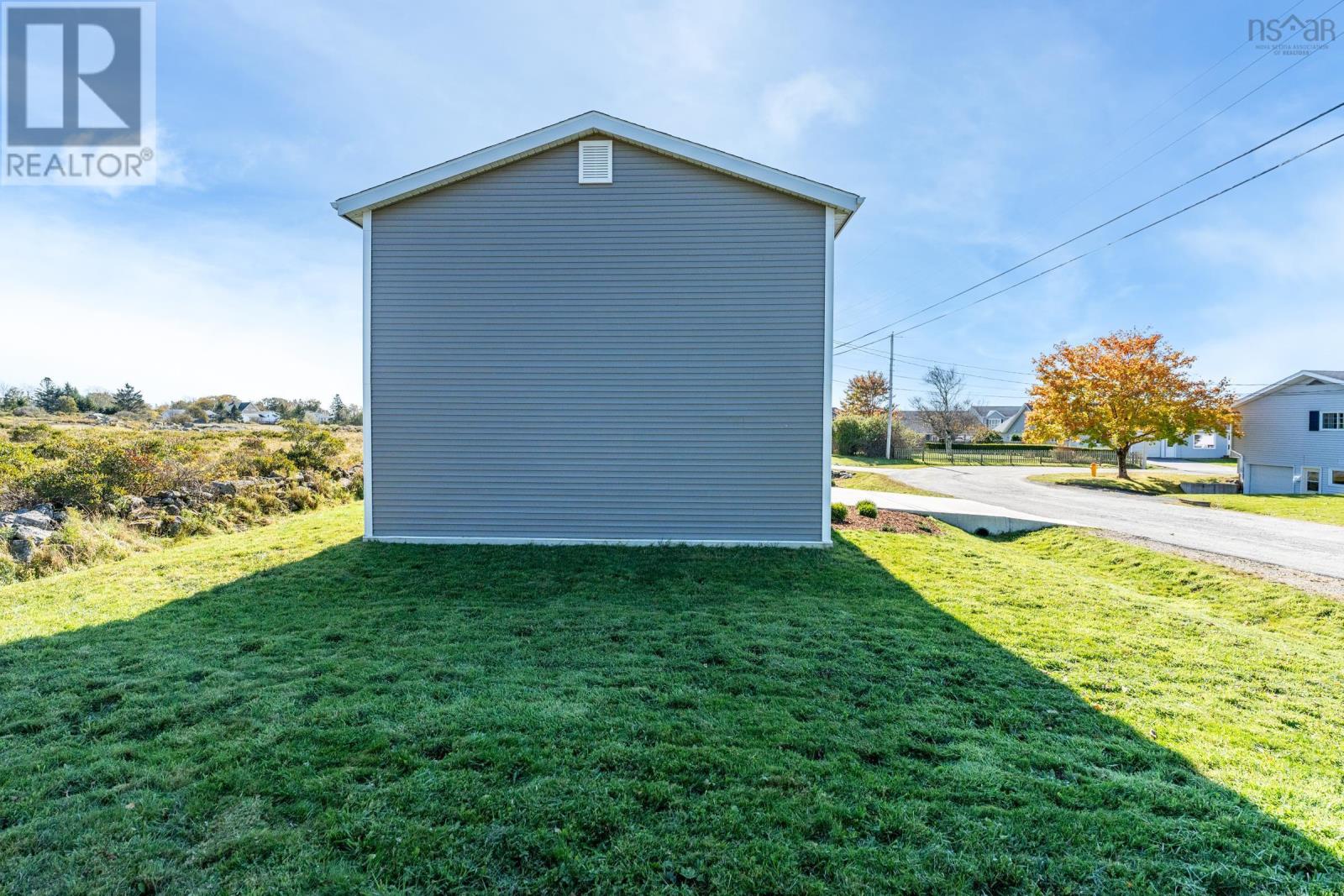 17 Hood Crescent, Yarmouth, Nova Scotia  B5A 4H6 - Photo 6 - 202424938