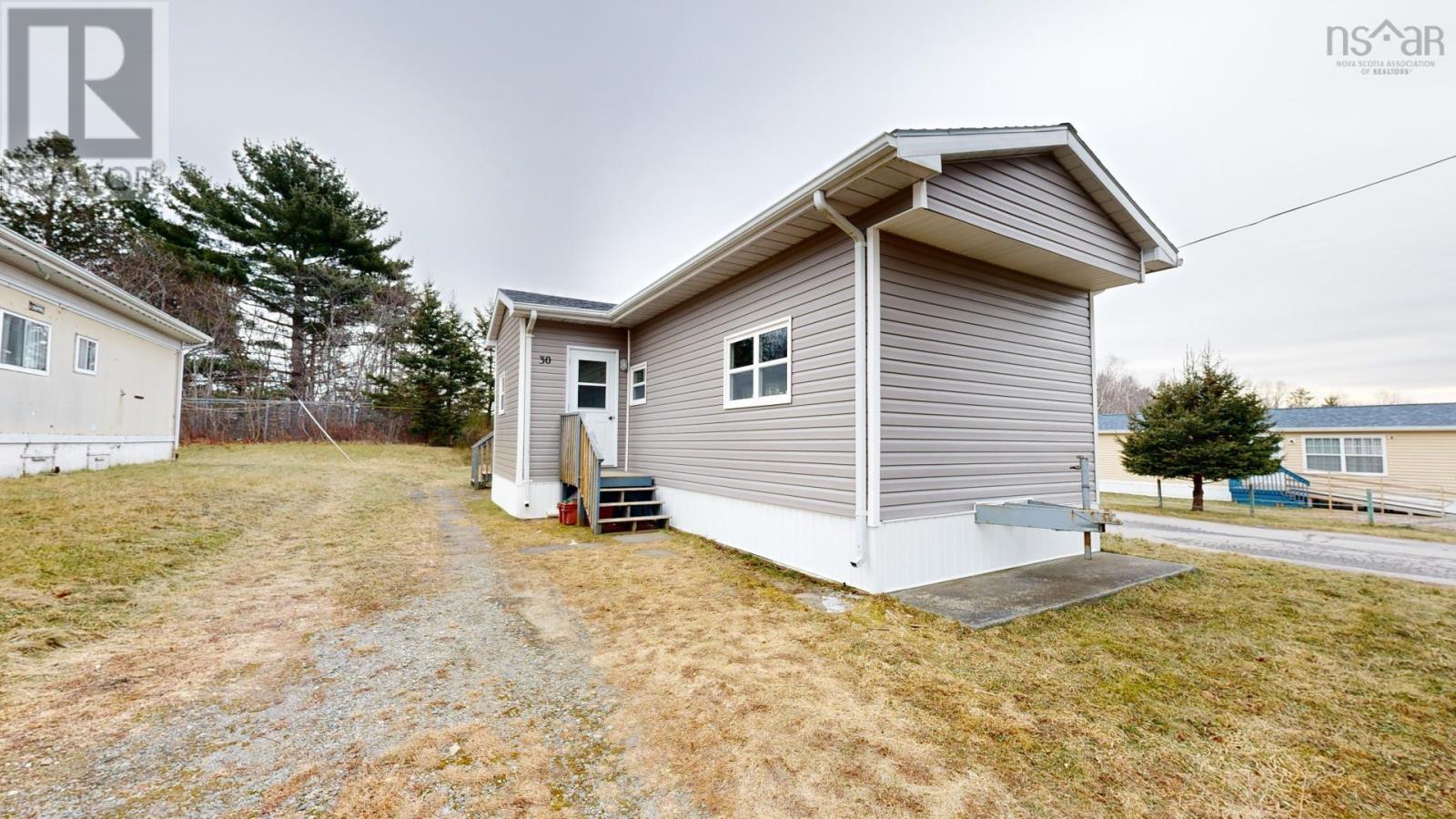 30 Commission Street, Shelburne, Nova Scotia  B0T 1W0 - Photo 13 - 202425062