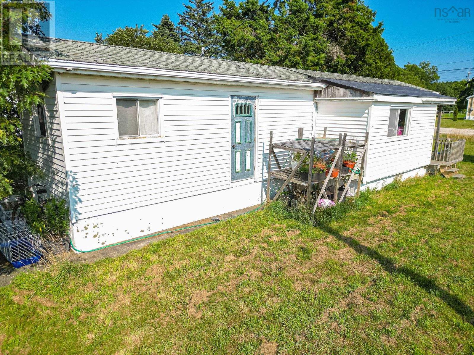 19 Commission Street, Shelburne, Nova Scotia  B0T 1W0 - Photo 4 - 202425058