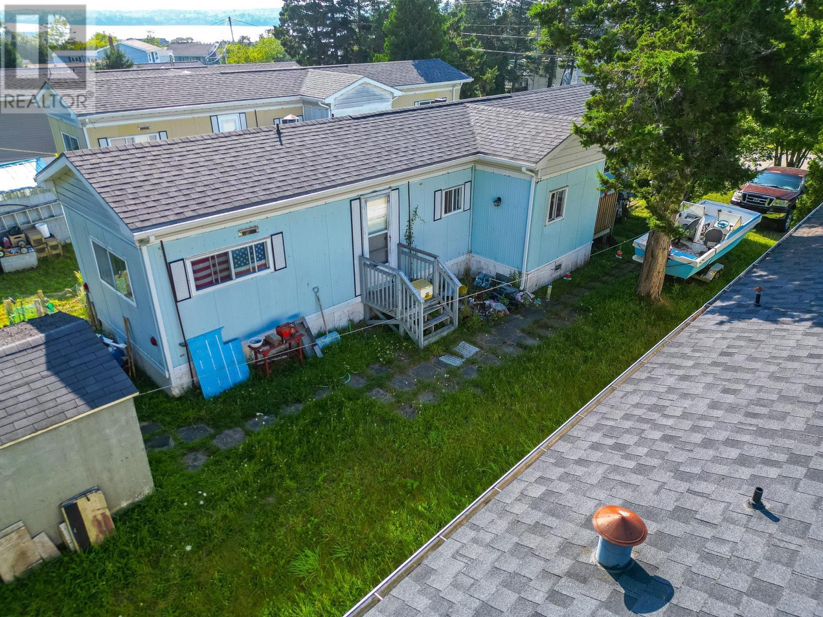 36 Commission Street, Shelburne, Nova Scotia  B0T 1W0 - Photo 2 - 202425067