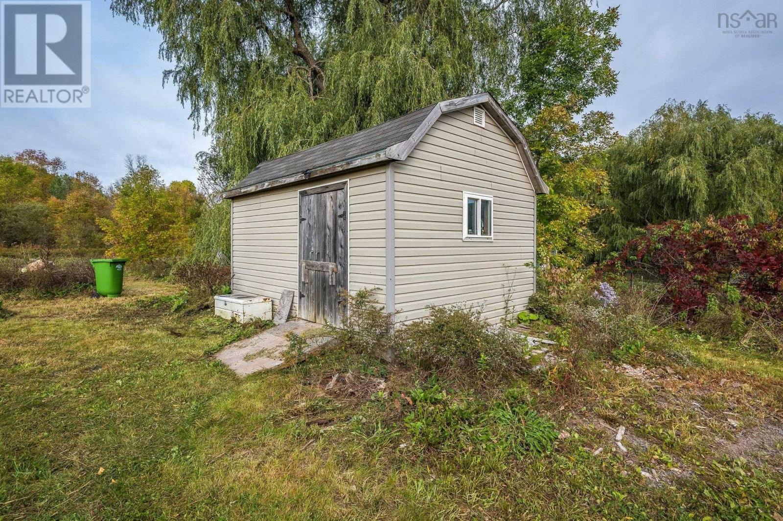 61 Dunlop Road, Brooklyn, Nova Scotia  B0N 2A0 - Photo 19 - 202425097