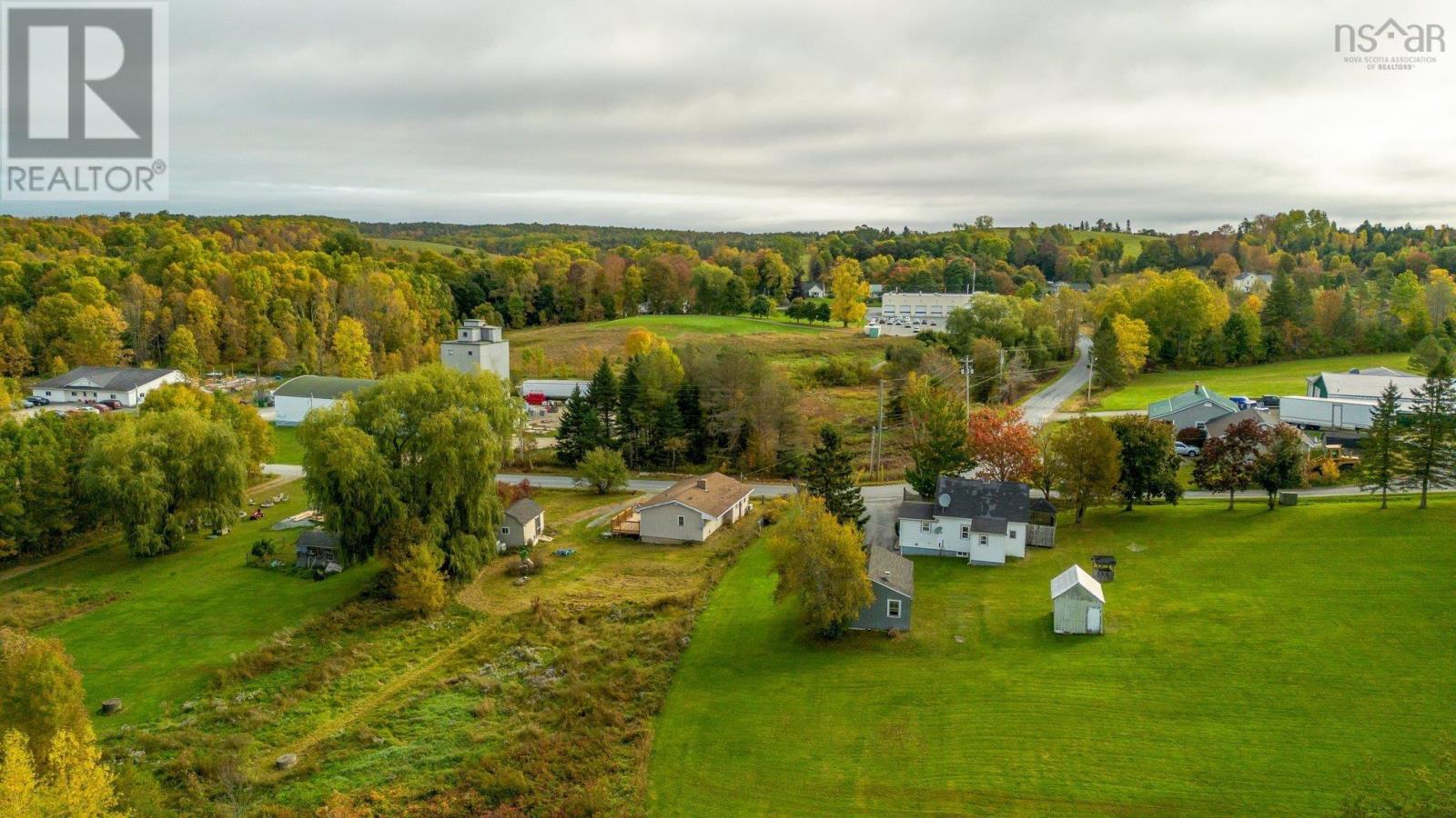 61 Dunlop Road, Brooklyn, Nova Scotia  B0N 2A0 - Photo 31 - 202425097