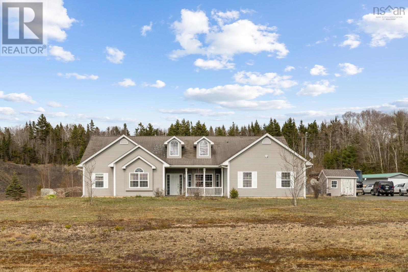 315 Highway 1, Mount Uniacke, Nova Scotia  B0N 1Z0 - Photo 4 - 202425173