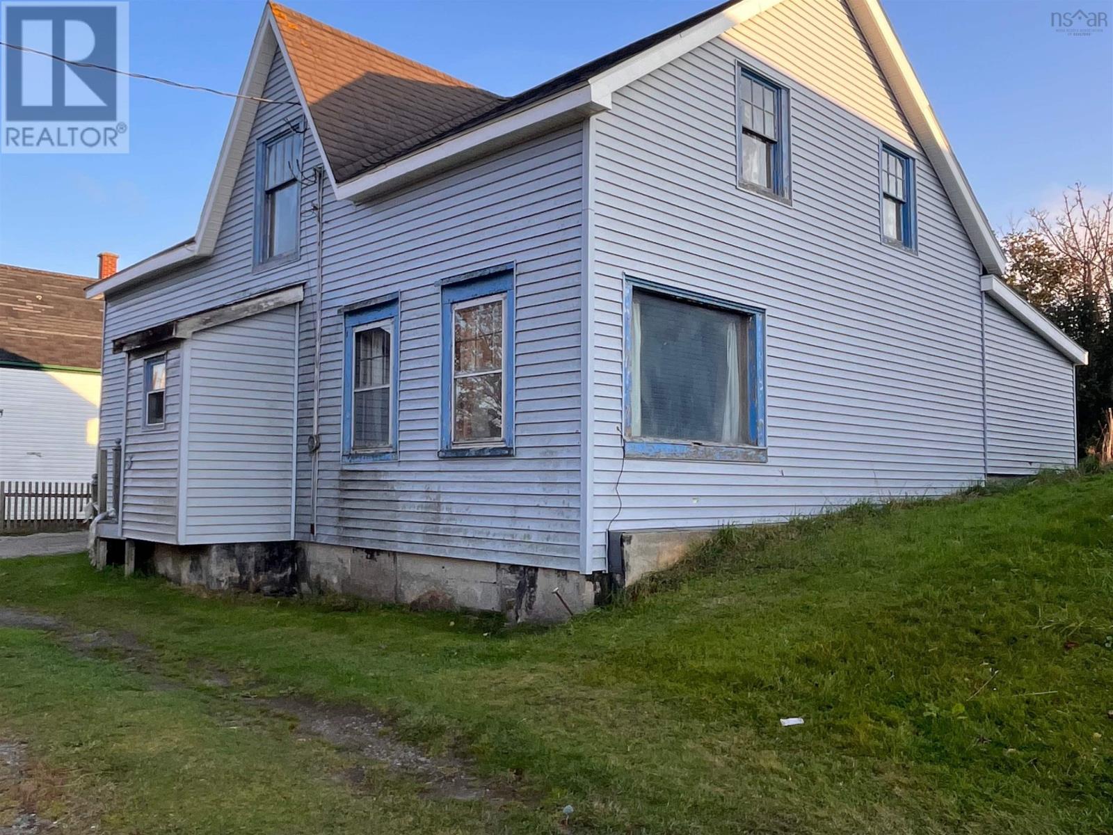 3 Queen Street, yarmouth, Nova Scotia