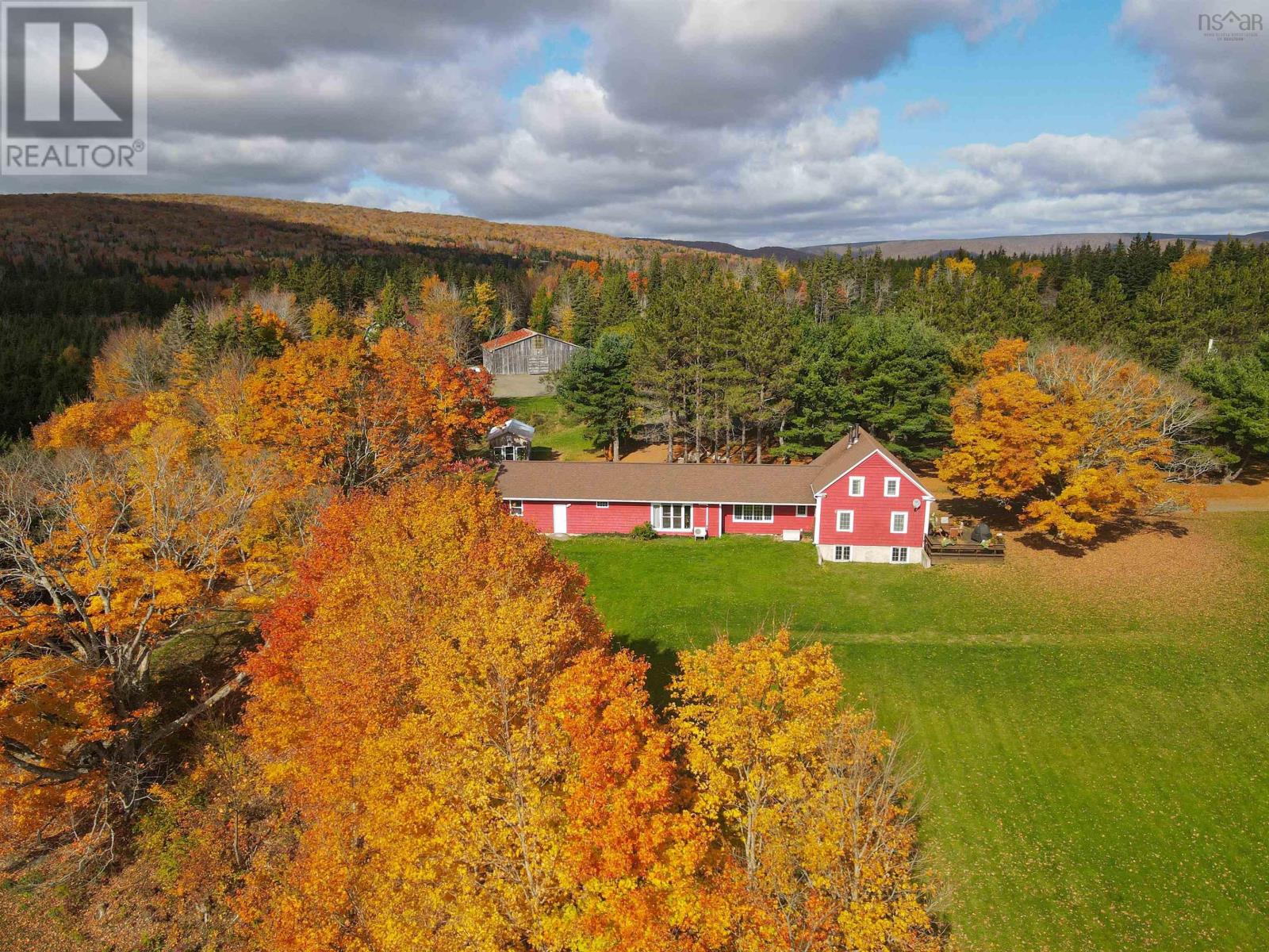 2639 Cabot Trail, Middle River, Nova Scotia  B0E 1B0 - Photo 2 - 202425434