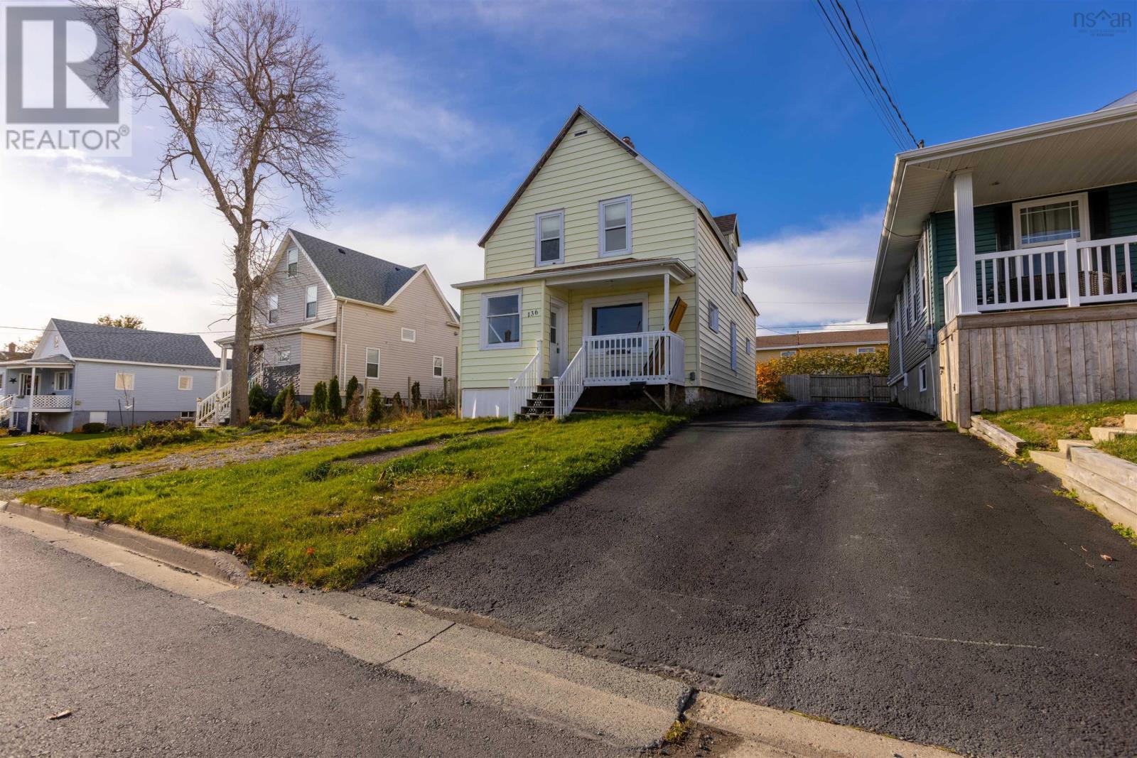 136 Victoria Street, Glace Bay, Nova Scotia  B1A 1Z8 - Photo 2 - 202425445