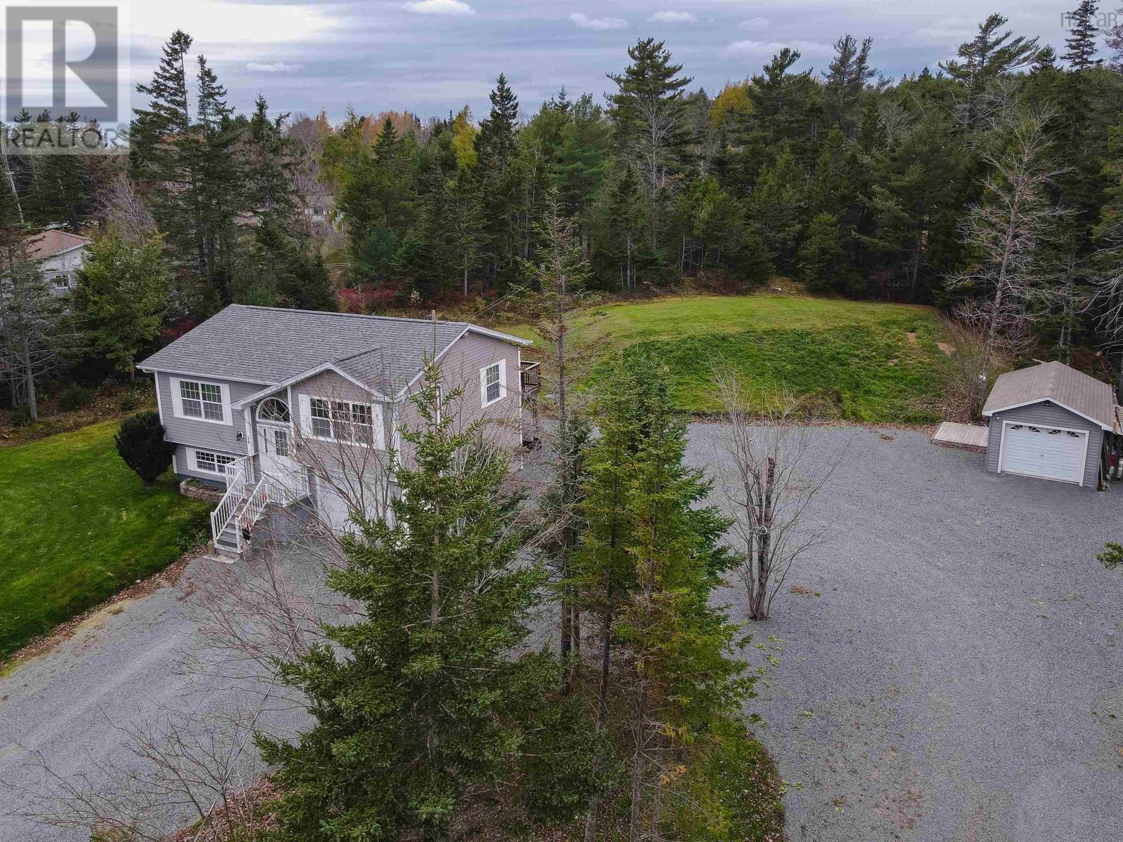 14 Pentz Lake Drive, Mount Uniacke, Nova Scotia  B0N 1Z0 - Photo 3 - 202425717