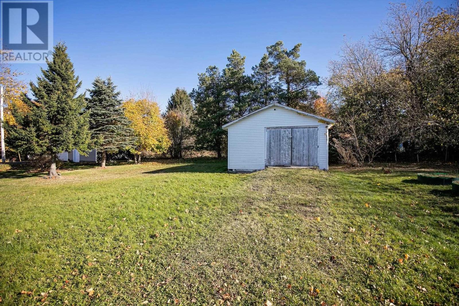 11 Lorne Street, Springhill, Nova Scotia  B0M 1X0 - Photo 5 - 202425851