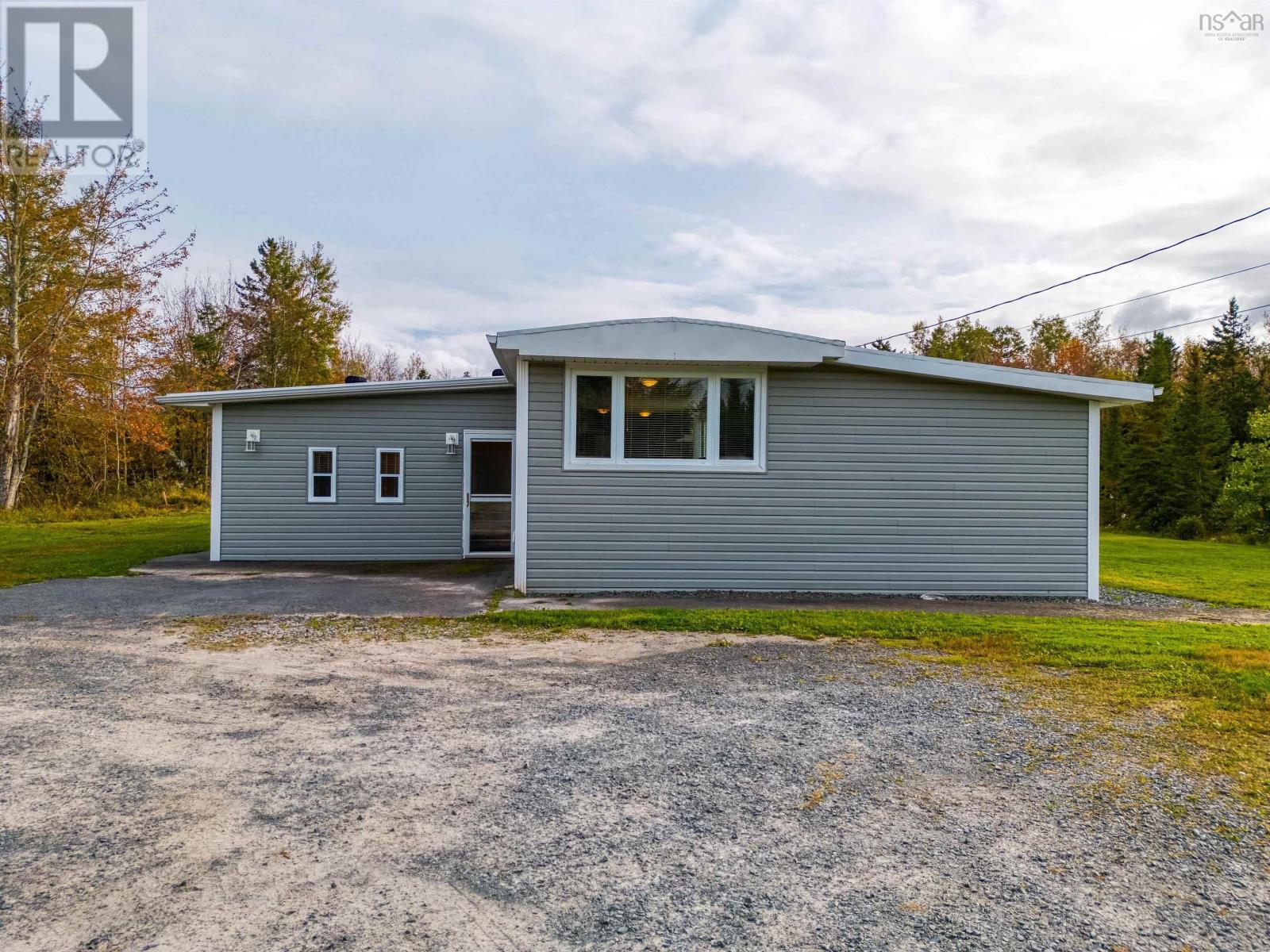 6638 Highway 2, Enfield, Nova Scotia  B2T 1C3 - Photo 2 - 202425952