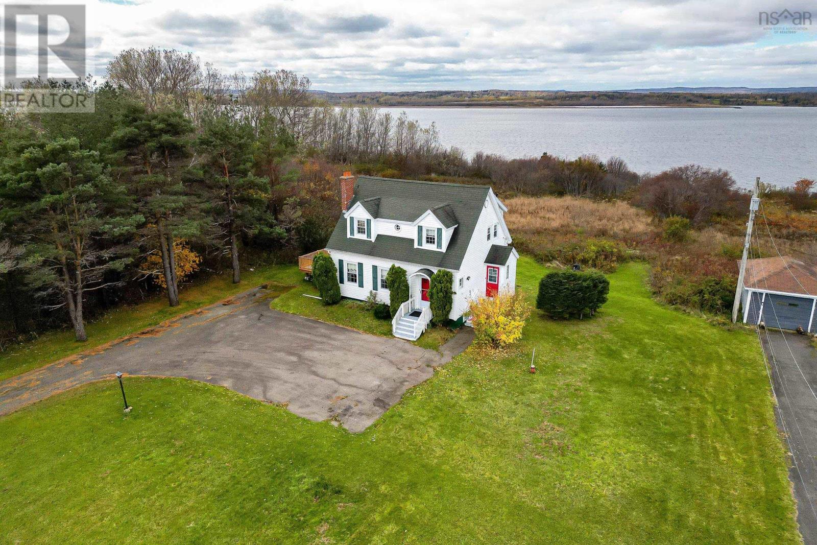 1883 New Waterford Highway, South Bar, Nova Scotia  B1N 3H4 - Photo 4 - 202425993