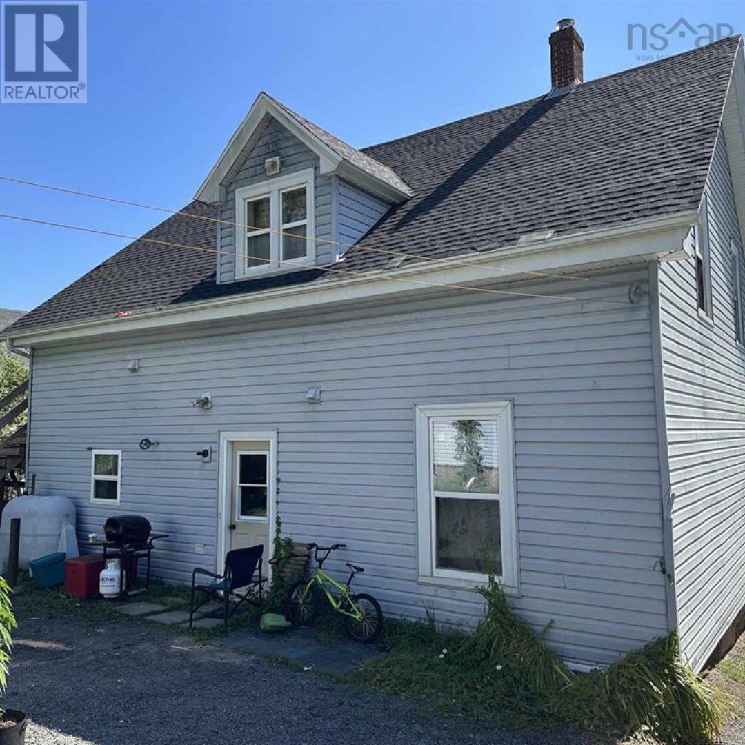 844 Obrien Street, Windsor, Nova Scotia  B0N 2T0 - Photo 3 - 202426201