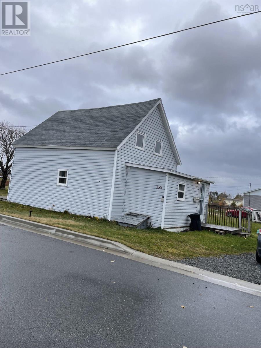 358 Douglas Avenue, Glace Bay, Nova Scotia  B1A 1C4 - Photo 2 - 202426648