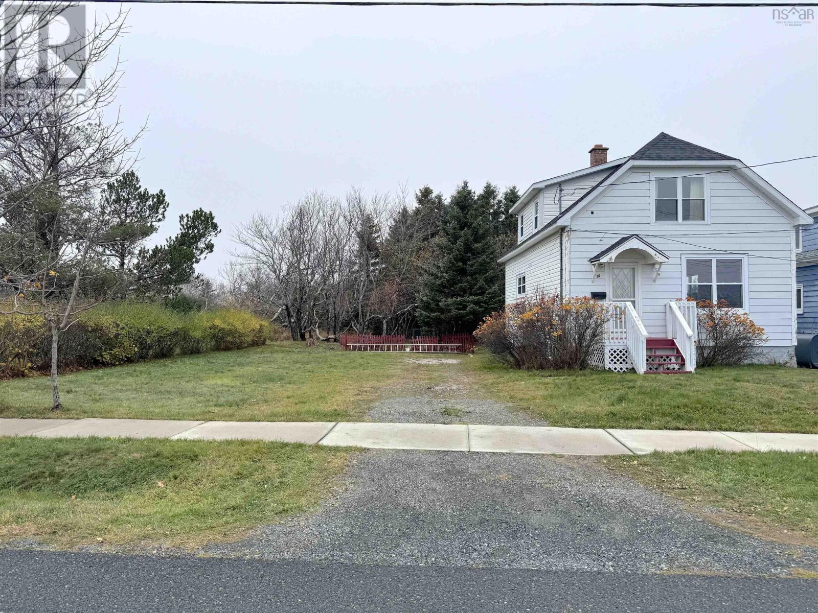 16 George Street, Glace Bay, Nova Scotia  B1A 1A9 - Photo 2 - 202426652