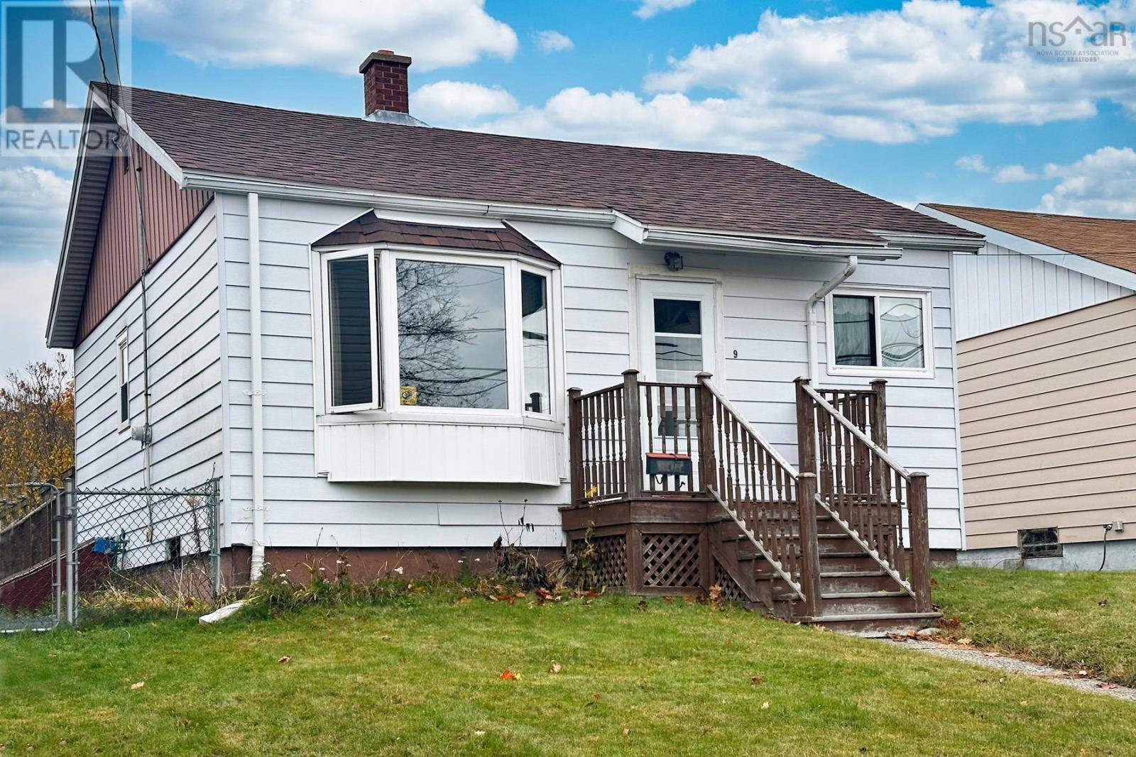 9 Stairs Street, Dartmouth, Nova Scotia  B3A 3E8 - Photo 3 - 202426748