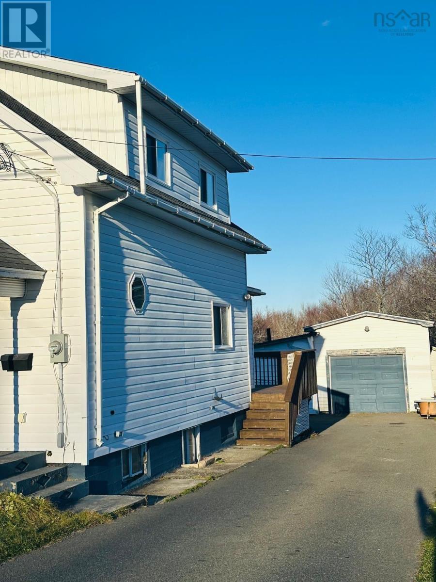 261 Lake Road, Glace Bay, Nova Scotia  B1A 2H2 - Photo 5 - 202427690