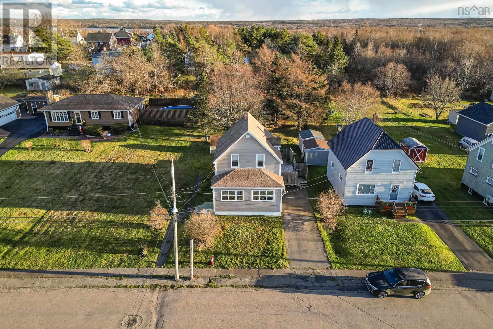 119 Forest Street, Glace Bay, Nova Scotia  B1A 1G8 - Photo 3 - 202427803