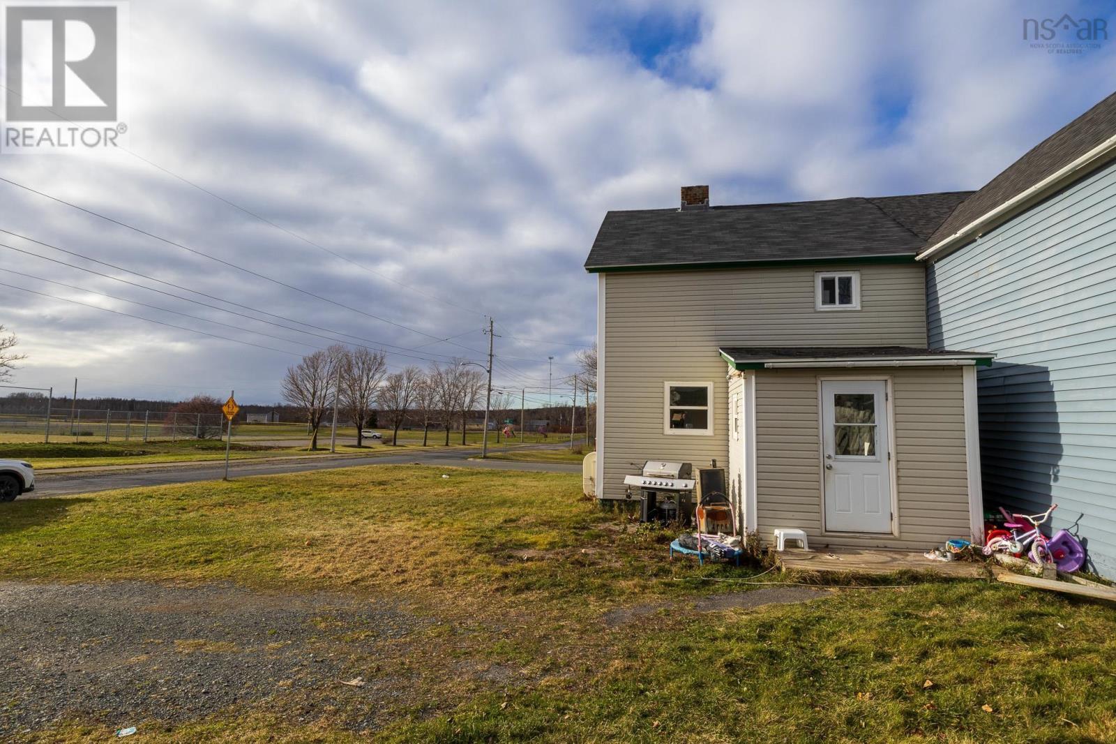 524 Second Street, New Waterford, Nova Scotia  B1H 3A6 - Photo 12 - 202428027