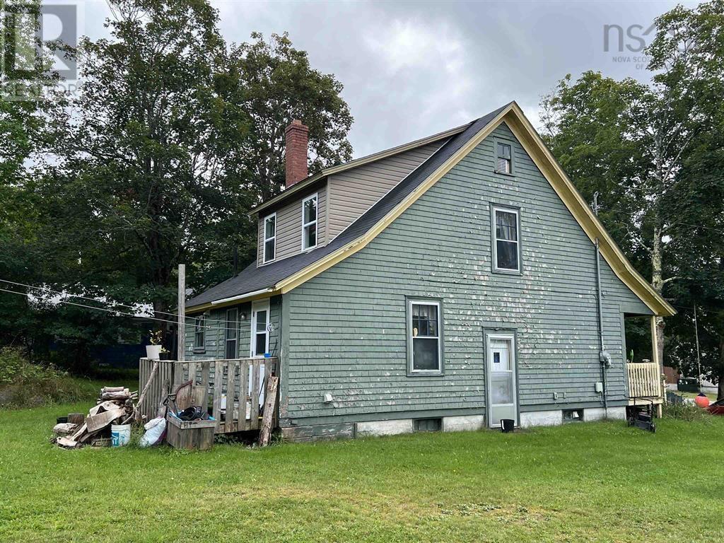 220 Mowatt Street, Shelburne, Nova Scotia  B0T 1W0 - Photo 6 - 202428048