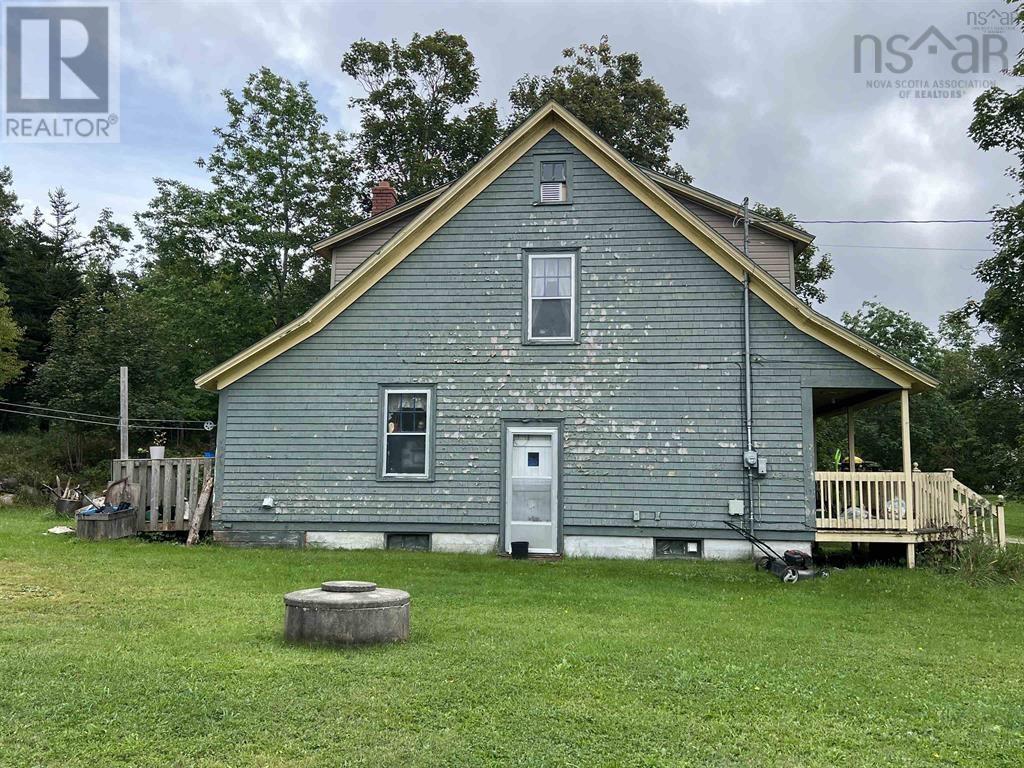 220 Mowatt Street, Shelburne, Nova Scotia  B0T 1W0 - Photo 7 - 202428048