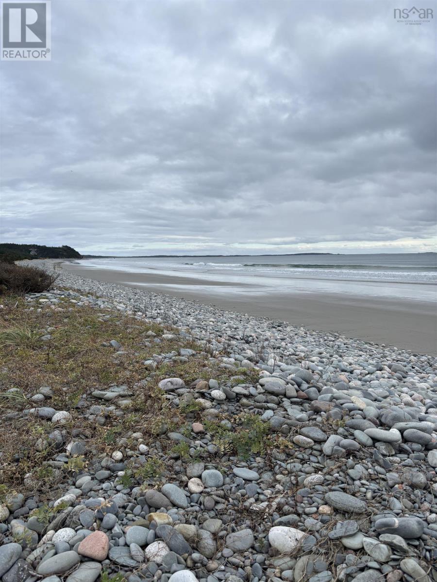 82 10 Wiskubok Crescent, Clam Bay, Nova Scotia  B0J 2L0 - Photo 4 - 202428212