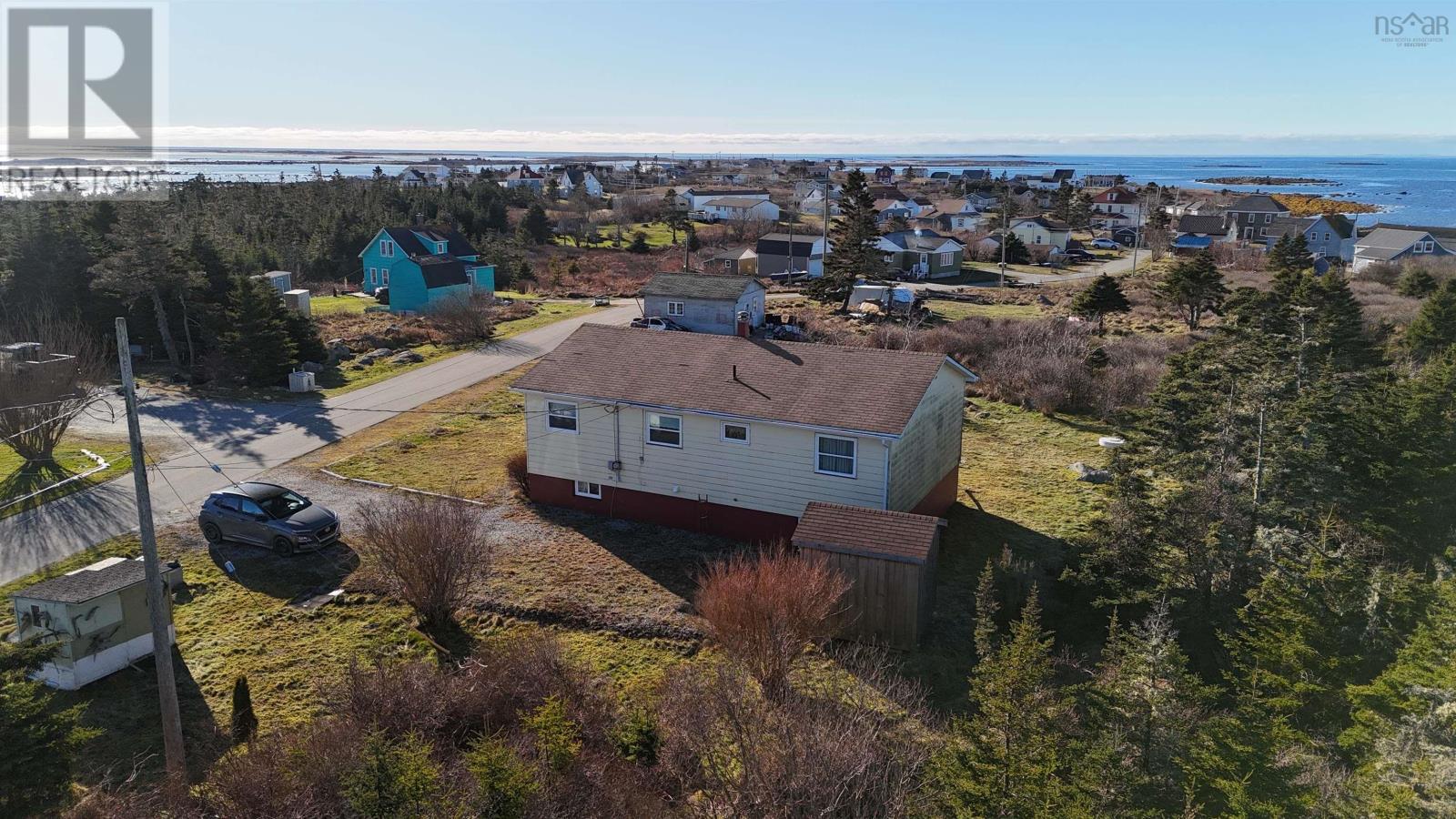 39 Robie Street, Clark's Harbour, Nova Scotia  B0W 1P0 - Photo 5 - 202428457