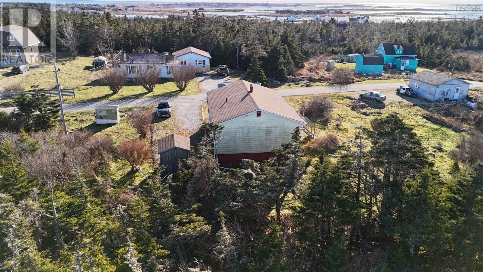 39 Robie Street, Clark's Harbour, Nova Scotia  B0W 1P0 - Photo 6 - 202428457