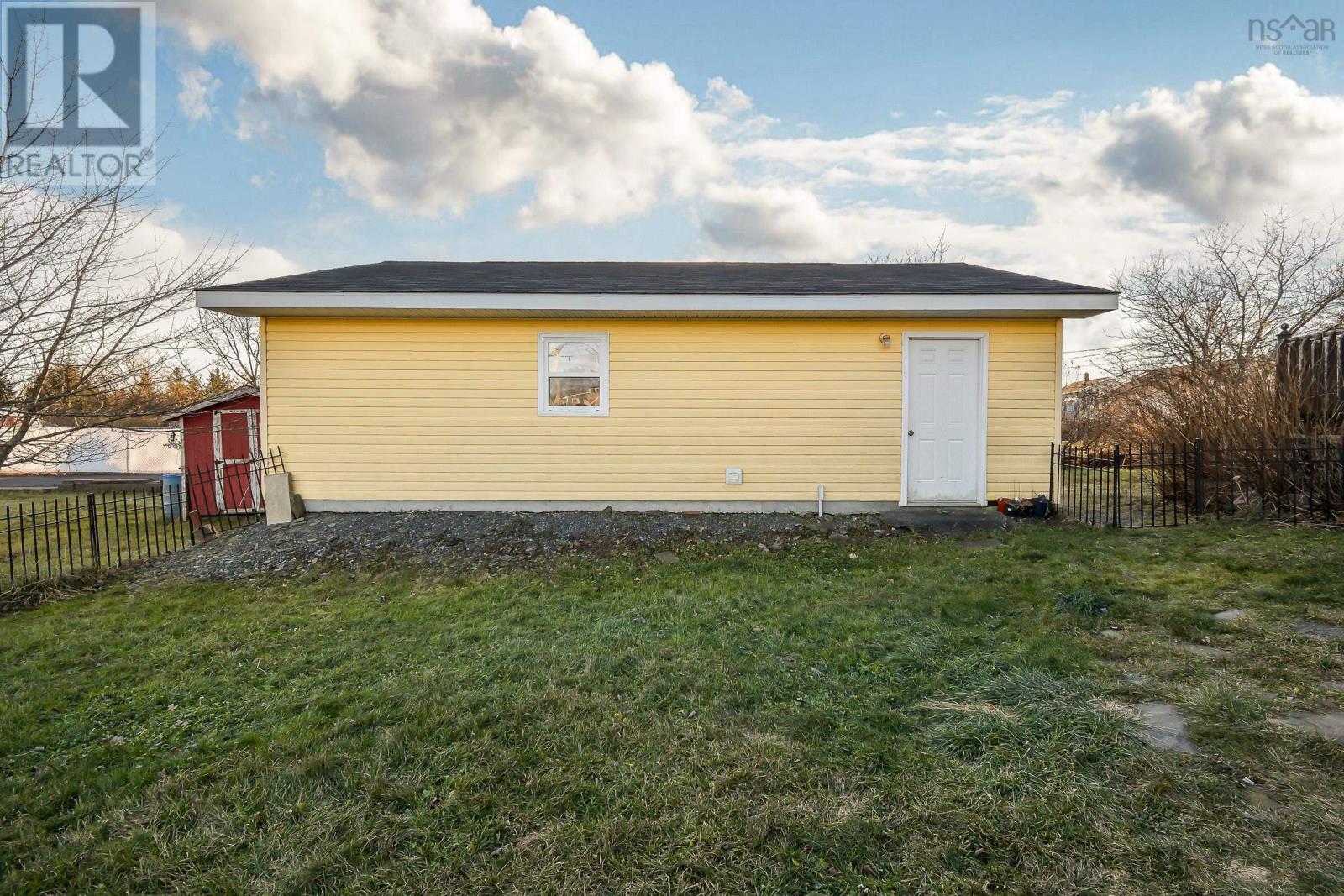 100 Borden Street, Glace Bay, Nova Scotia  B1A 1Y7 - Photo 33 - 202428549