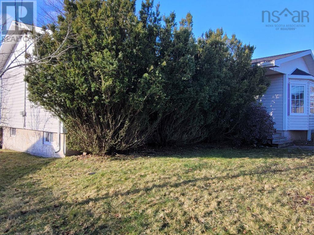 201 Caldwell Road, Cole Harbour, Nova Scotia  B2V 1J5 - Photo 2 - 202428565