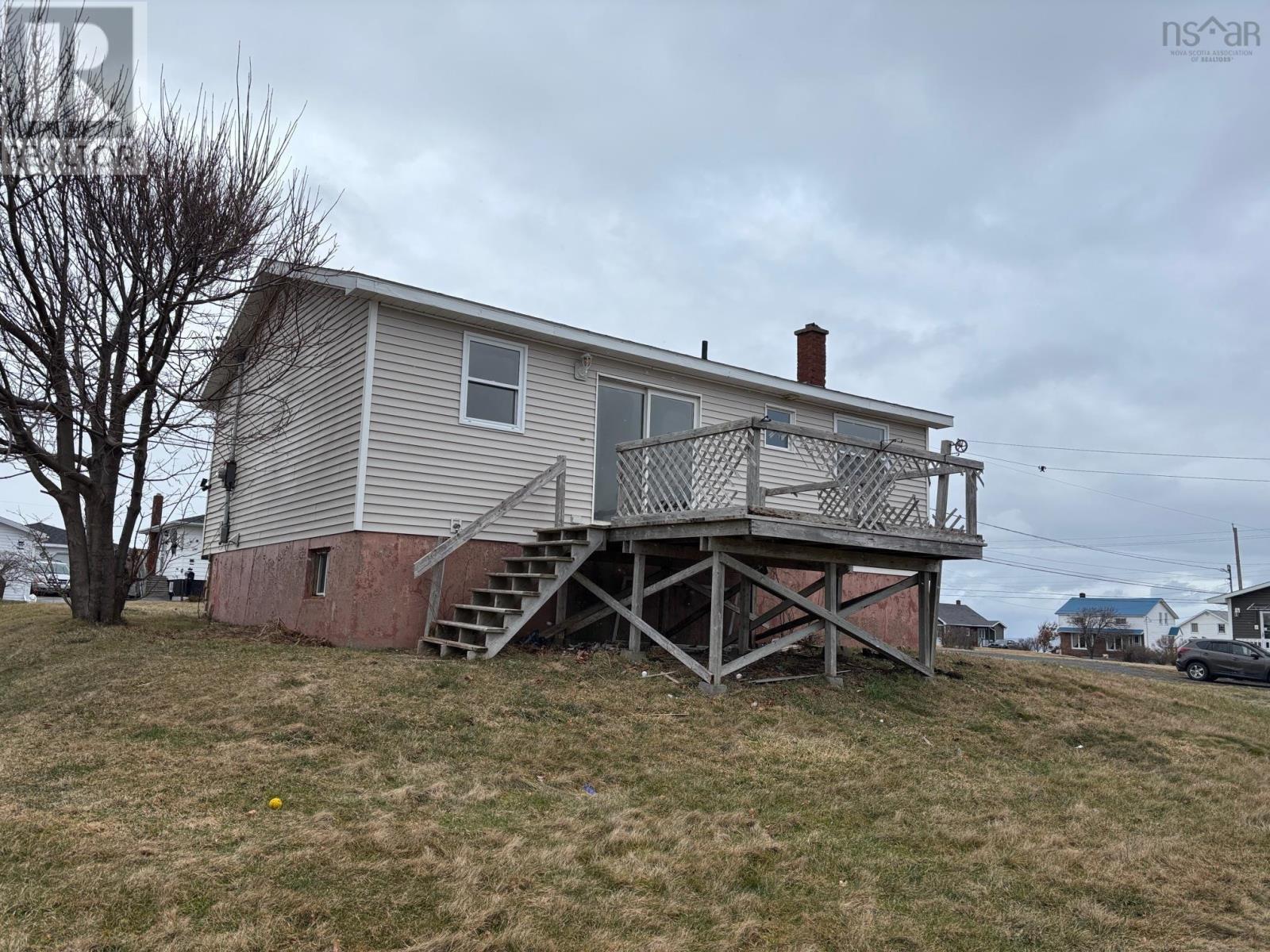 320 Cockburn Street, New Waterford, Nova Scotia  B1H 4J7 - Photo 5 - 202500147