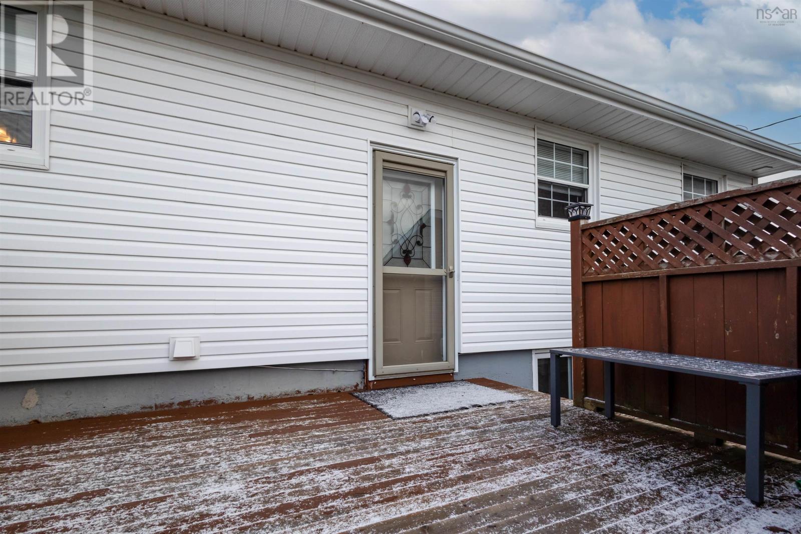 37 Hillside Avenue, Glace Bay, Nova Scotia  B1A 4B7 - Photo 5 - 202500263