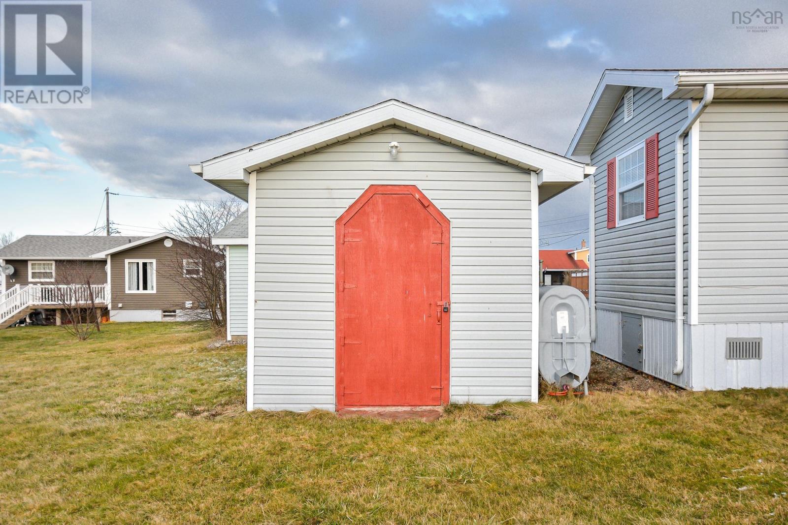 104 Butts Street, Sydney Mines, Nova Scotia  B1V 1N5 - Photo 29 - 202500277