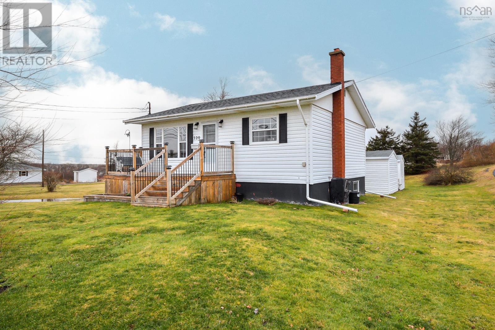 320 Reserve Street   Glace Bay, Glace Bay, Nova Scotia  B1A 4W6 - Photo 3 - 202500287