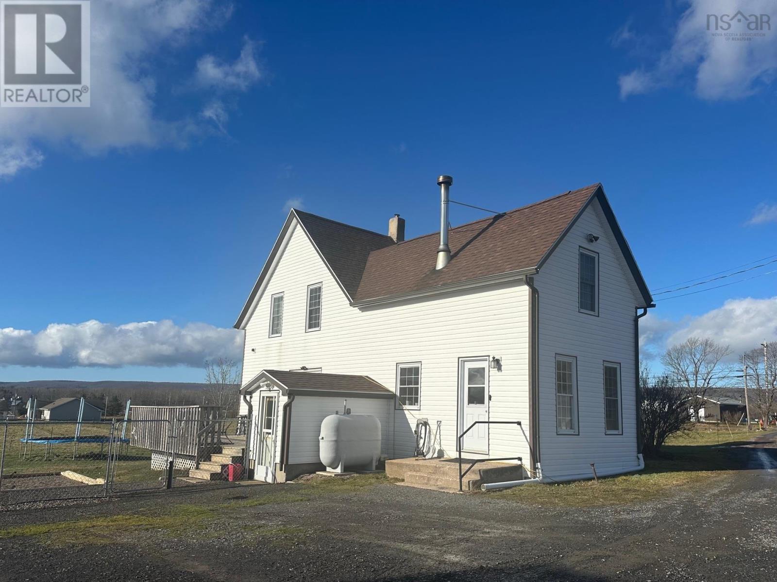 710 Main Street, Lawrencetown, Nova Scotia  B0S 1M0 - Photo 2 - 202500548