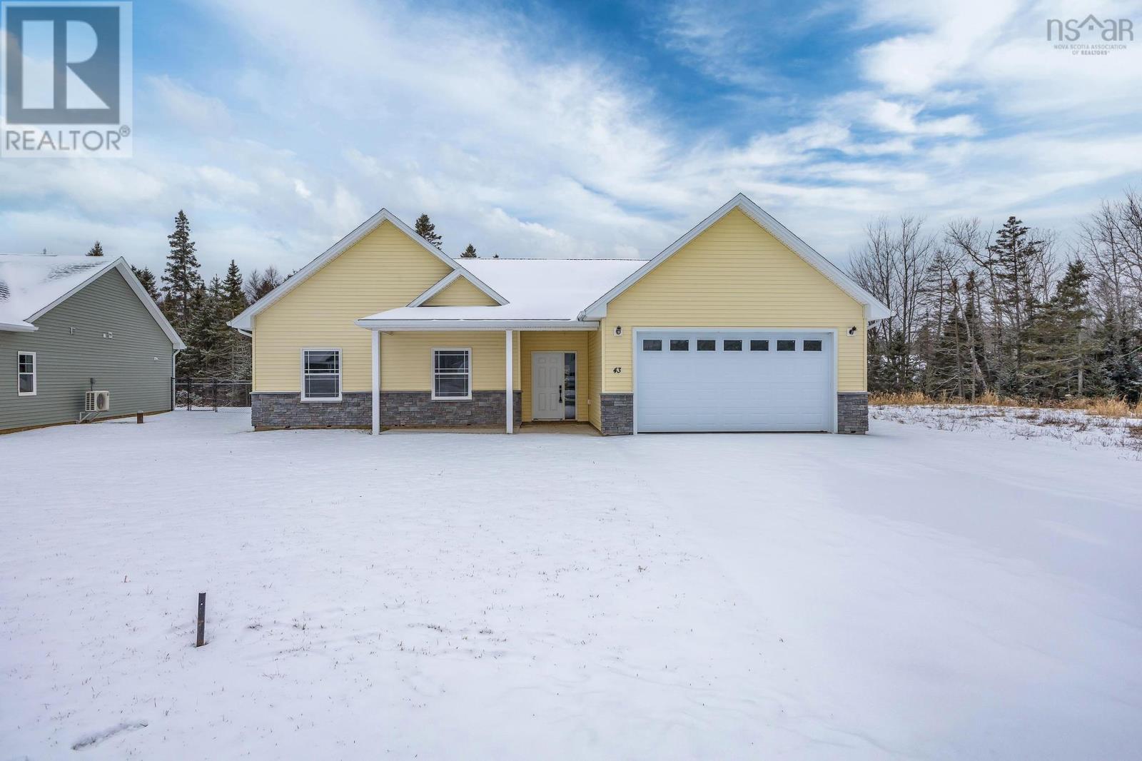 43 Oxford Court, Valley, Nova Scotia  B6L 4G1 - Photo 2 - 202500651