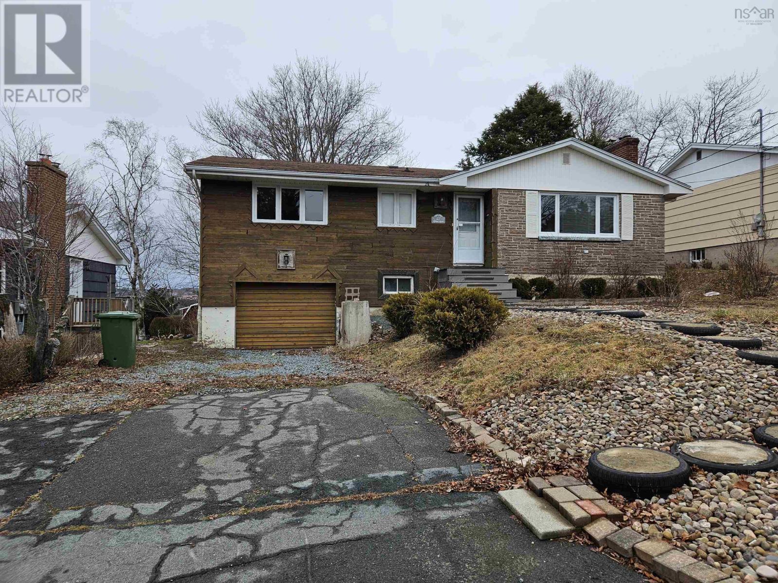 27 Cranston Avenue, Dartmouth, Nova Scotia  B2Y 3G1 - Photo 2 - 202500693