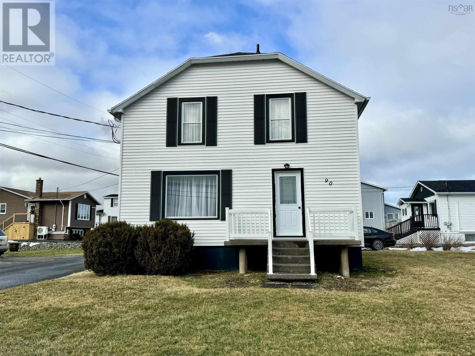 90 Highland Street, Glace Bay, Nova Scotia  B1A 2T9 - Photo 1 - 202500963